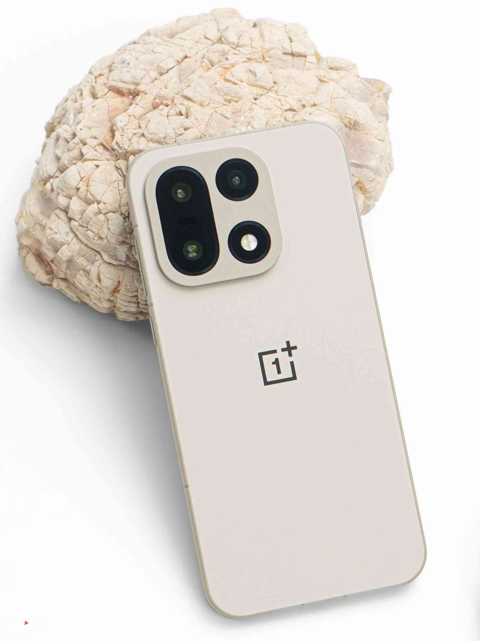 一加手机质量怎么样 一加15评测：性能超Ultra，极致流畅不留短板