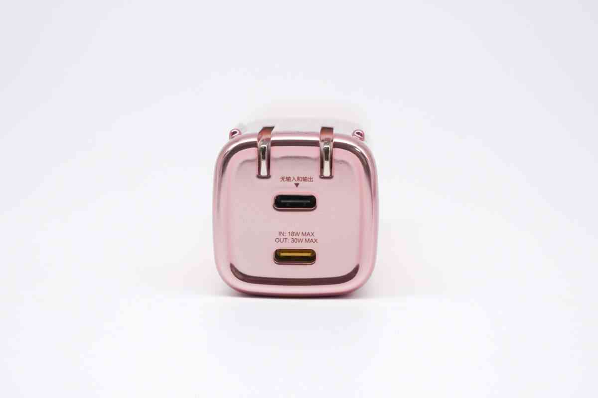 品胜口红充电宝全面评测：三合一设计、PD30W快充与便携体验