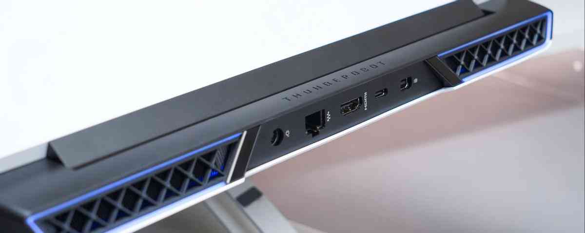 雷神ZERO 2024蜂鸟护眼屏版深度评测：视觉与性能的巅峰之作