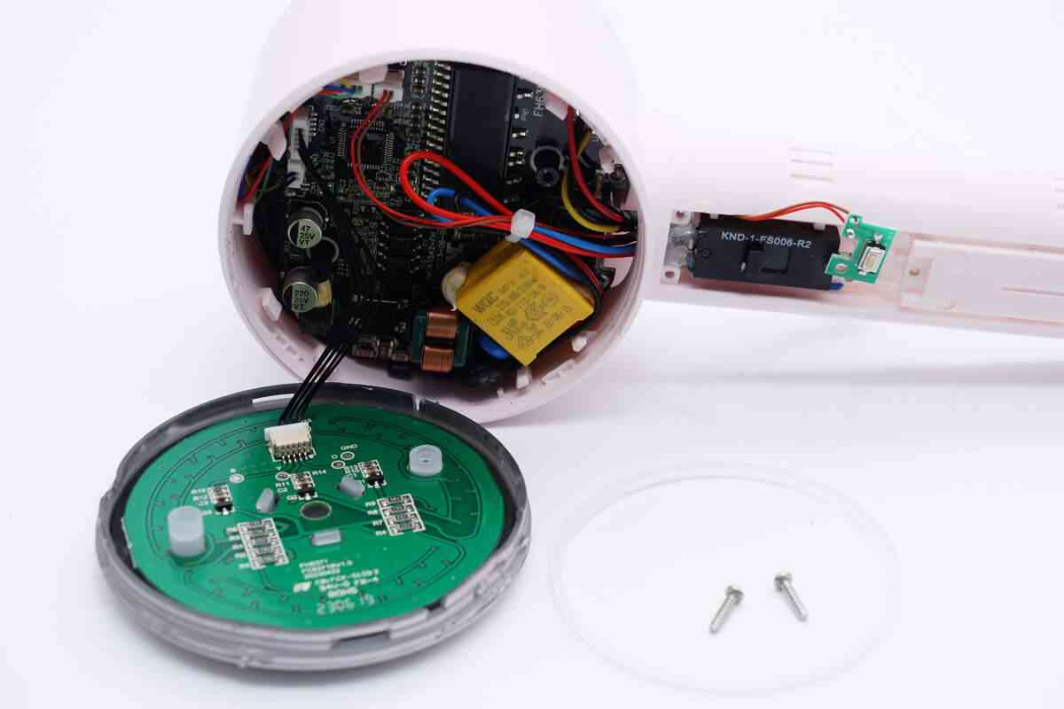 飞科高速吹风机深度评测：200元档无刷电机神器值不值得入手？