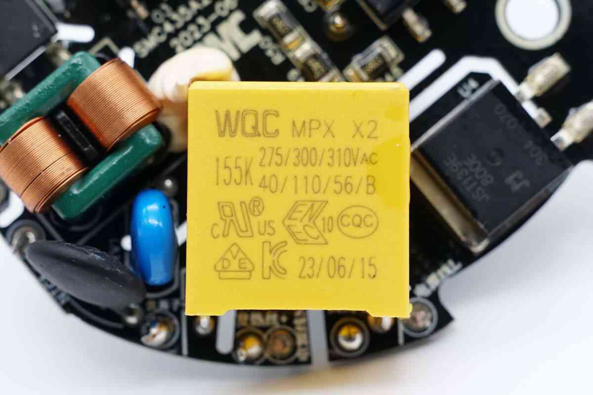 飞科高速吹风机深度评测：200元档无刷电机神器值不值得入手？