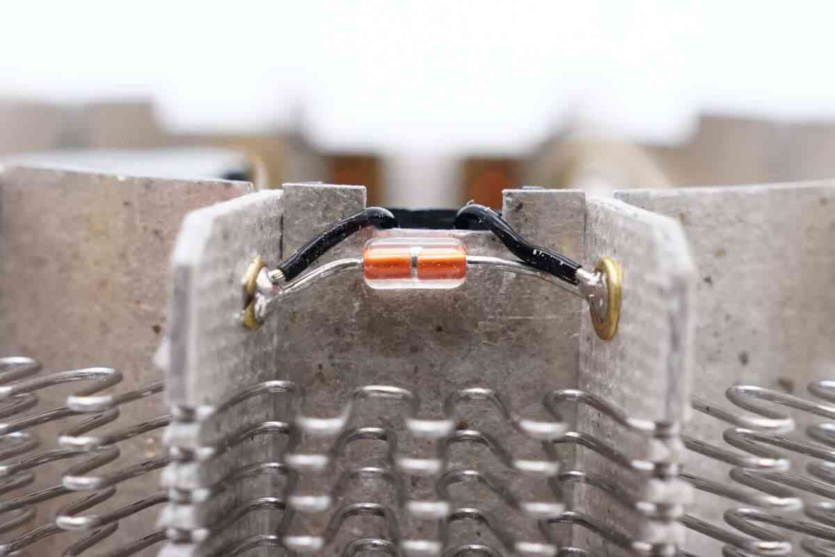 飞科高速吹风机深度评测：200元档无刷电机神器值不值得入手？