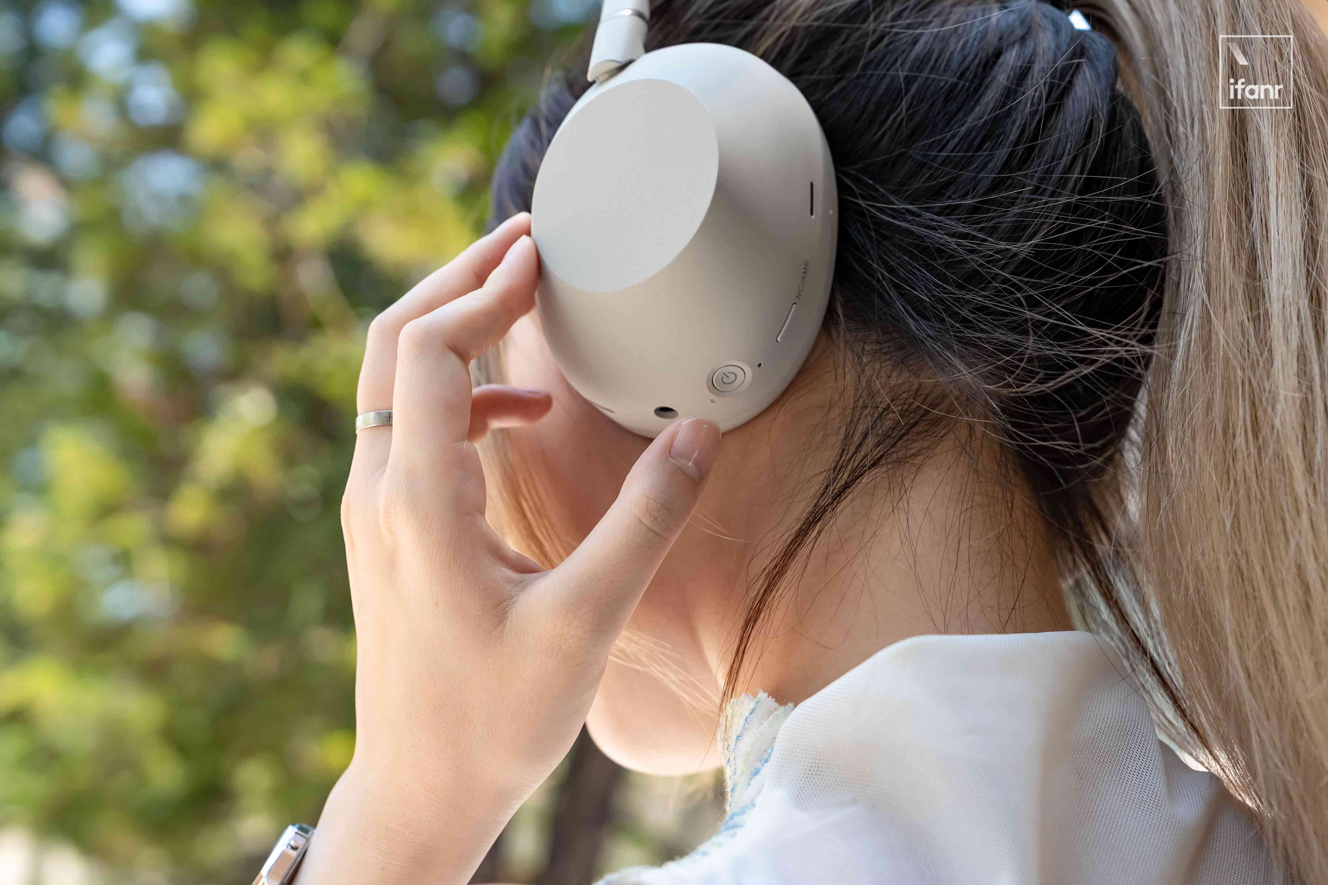 索尼WH-1000XM6深度体验：三年磨一剑，旗舰降噪耳机再进化