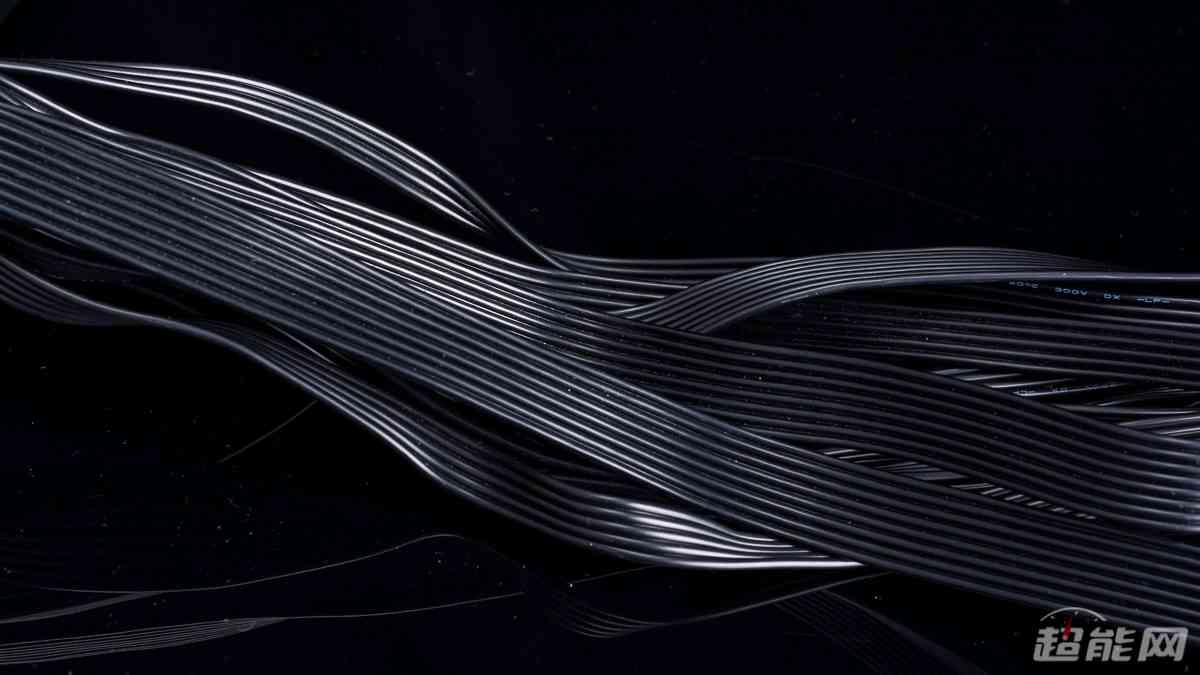 酷冷至尊G700 GOLD电源评测:高性价比的中高功率之选 酷冷至尊G700 GOLD电源评测:高性价比的中高功率之选