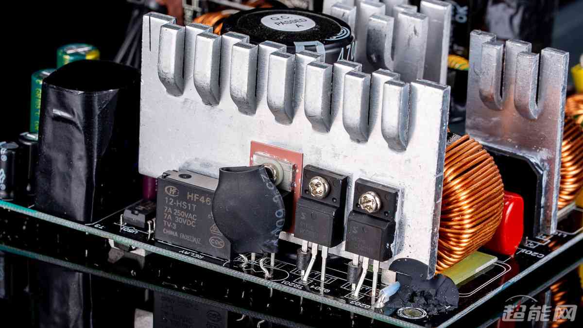 酷冷至尊G700 GOLD电源评测:高性价比的中高功率之选 酷冷至尊G700 GOLD电源评测:高性价比的中高功率之选