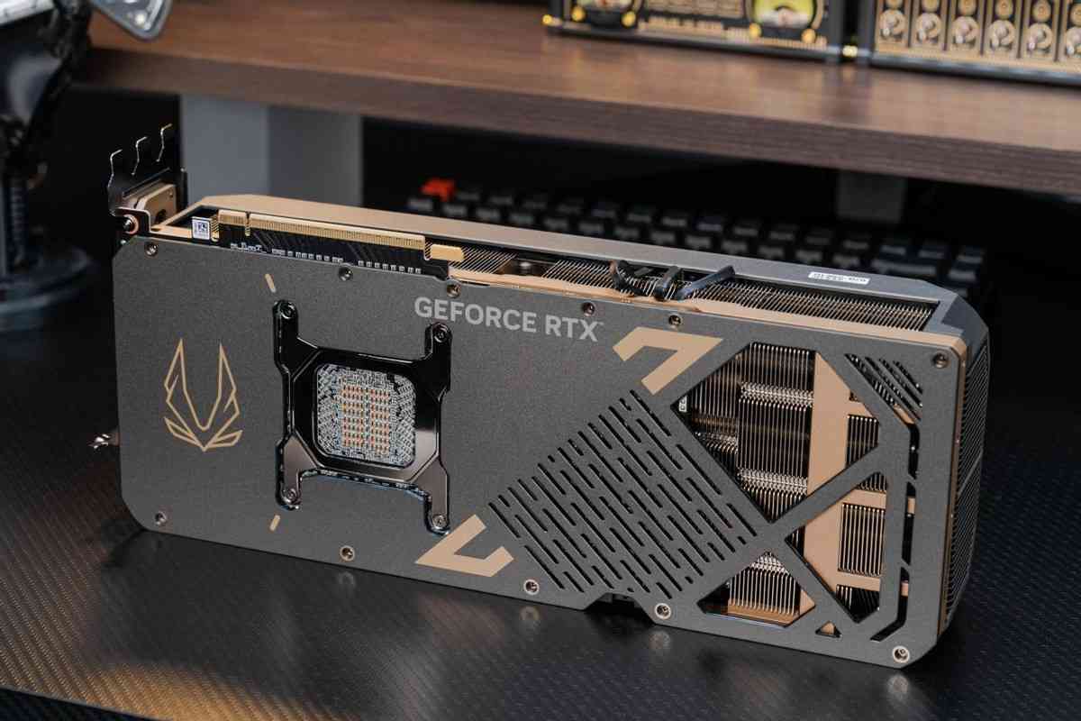 索泰RTX 5090 D 32GB SOLID OC显卡深度评测：旗舰性能新标杆