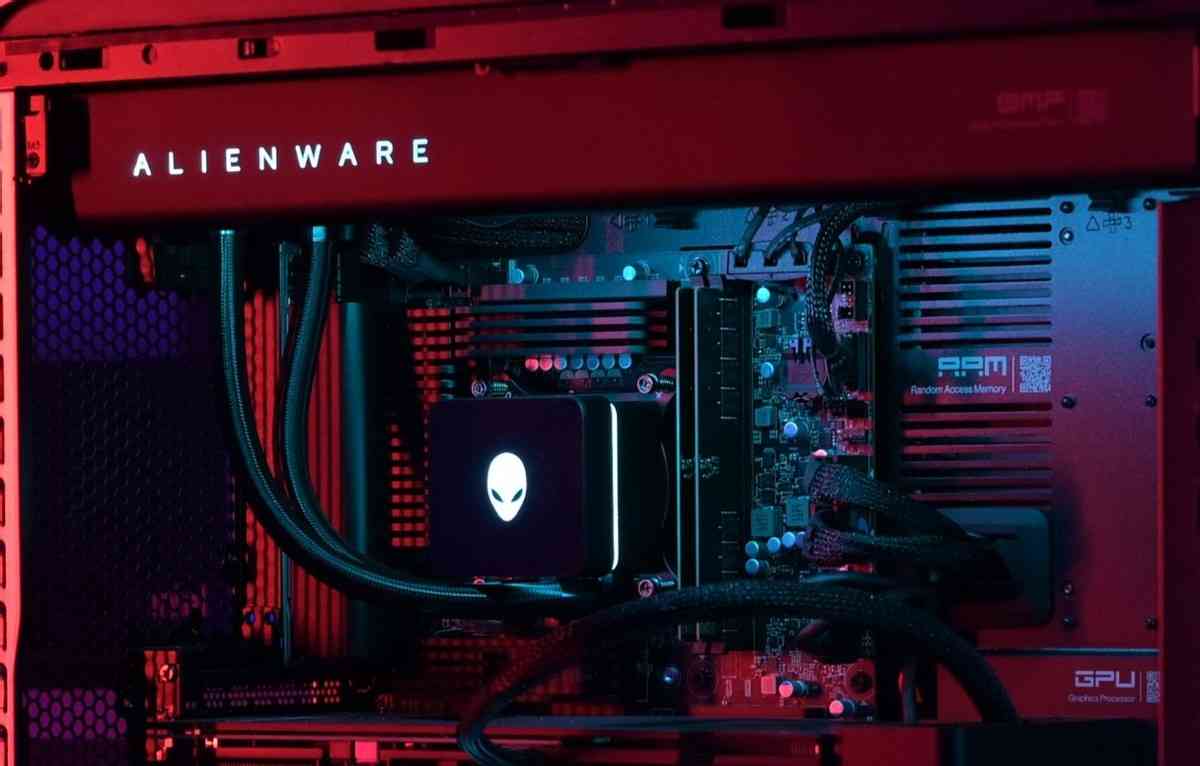 外星人电脑怎么样：游戏玩家的天花板级体验 Alienware 外星人 Area-51 台式机评测