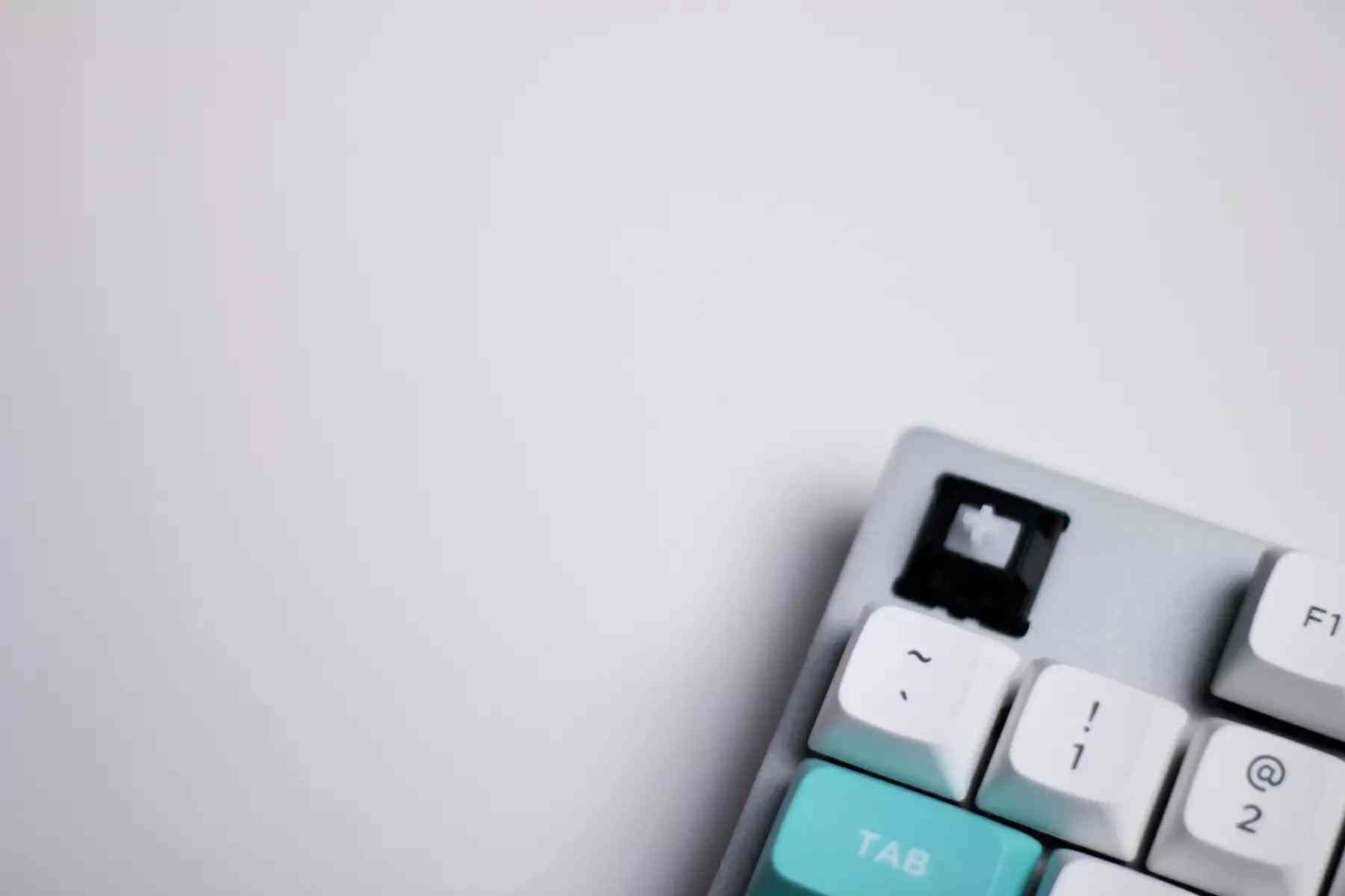 樱桃红轴怎么样 CHERRY 玉轴（ERGO CLEAR）到底怎么样？KC 200搭配新轴体首发评测